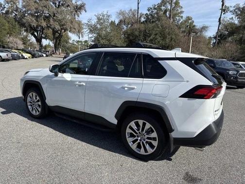 2025 Toyota RAV4 XLE Premium