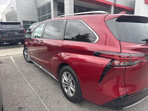2021 Toyota Sienna Limited