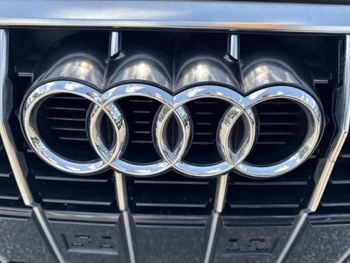 2021 Audi Q3 45 S line Premium