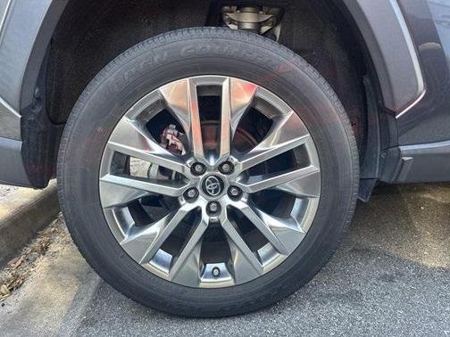 2020 Toyota RAV4 XLE Premium