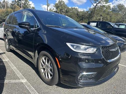 2024 Chrysler Pacifica Touring-L