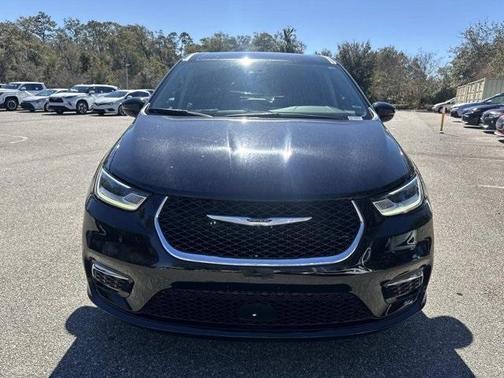 2024 Chrysler Pacifica Touring-L