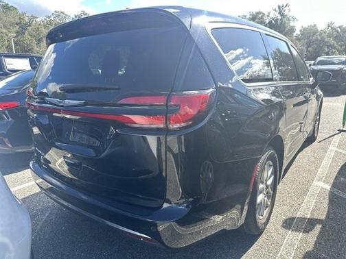 2024 Chrysler Pacifica Touring-L