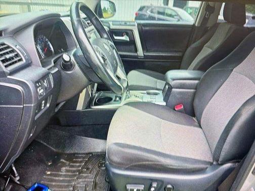Classic Silver Metallic 2018 Toyota 4Runner SR5