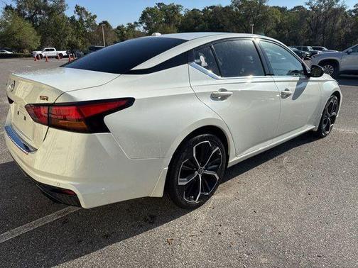 White 2023 Nissan Altima 2.5 SR