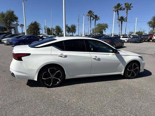 White 2023 Nissan Altima 2.5 SR