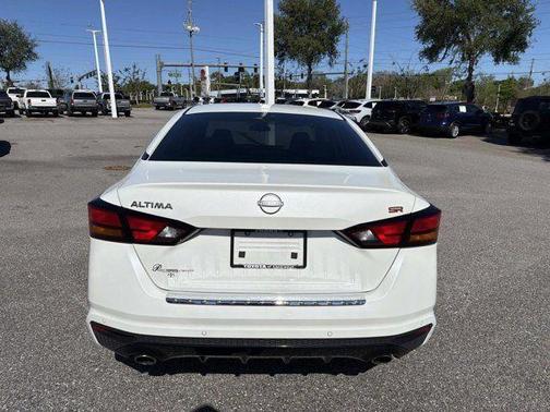White 2023 Nissan Altima 2.5 SR