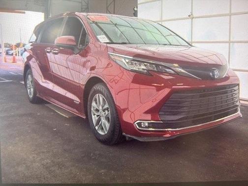 2021 Toyota Sienna XLE