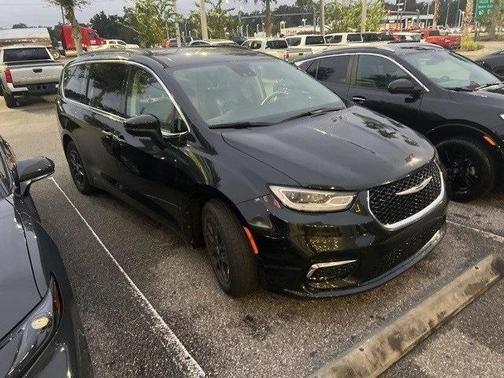 2022 Chrysler Pacifica Touring-L