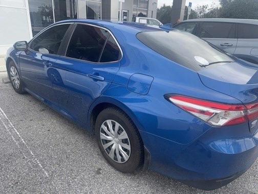 2020 Toyota Camry Hybrid LE