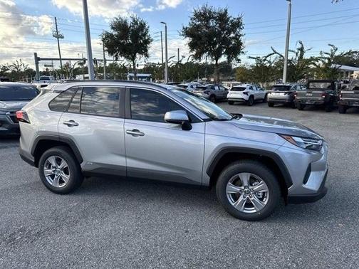 2025 Toyota RAV4 Hybrid XLE