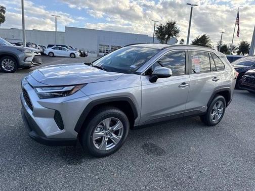 2025 Toyota RAV4 Hybrid XLE