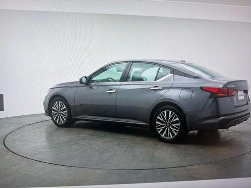 Gun Metallic 2025 Nissan Altima SV