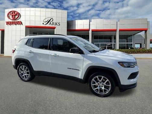 2023 Jeep Compass Latitude Lux