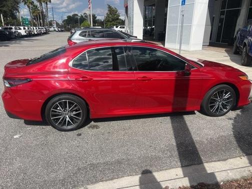 2024 Toyota Camry Hybrid XLE