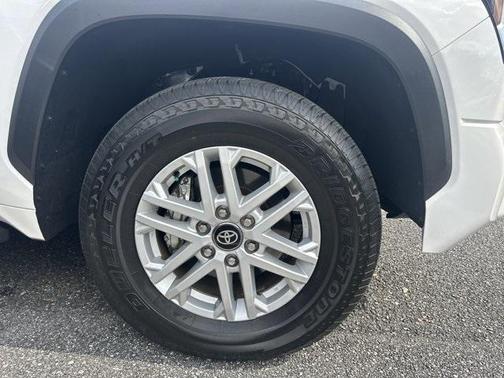 2025 Toyota Tundra SR5