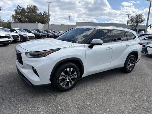 2022 Toyota Highlander XLE