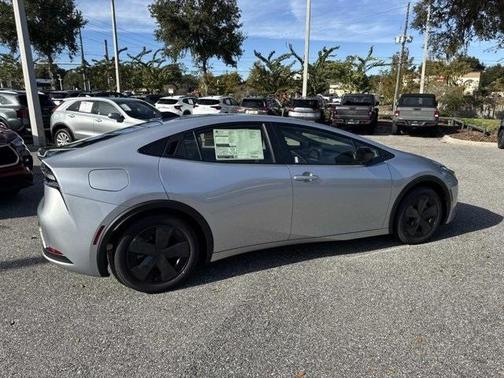 2026 Toyota Prius Plug-In Hybrid SE