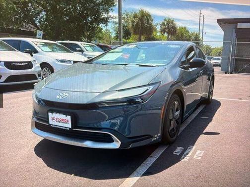 Gray 2024 Toyota Prius Prime SE