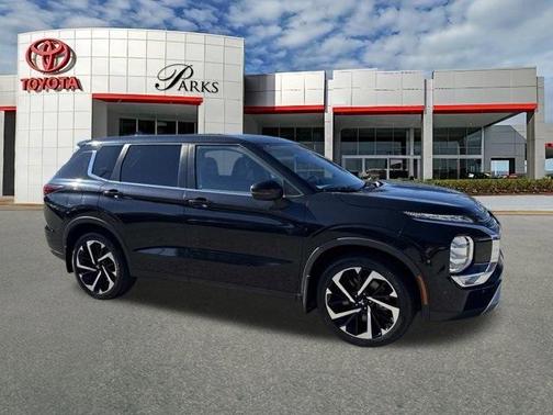 2023 Mitsubishi Outlander SE