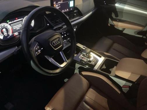 2025 Audi Q5 45 S line quattro Premium