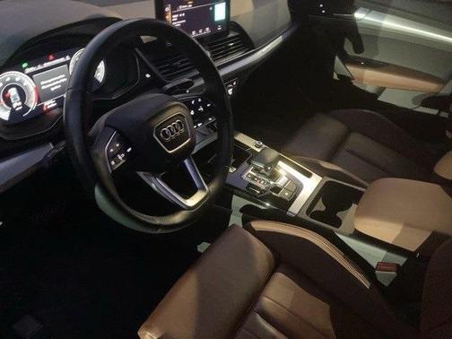 2025 Audi Q5 45 S line quattro Premium