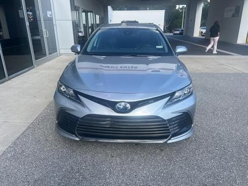 2022 Toyota Camry Hybrid LE