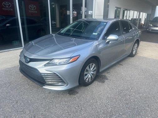 2022 Toyota Camry Hybrid LE
