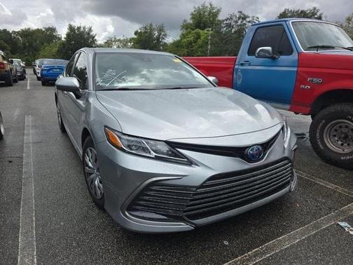 2022 Toyota Camry Hybrid LE