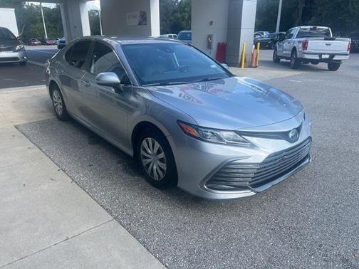 2022 Toyota Camry Hybrid LE