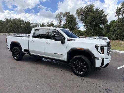 Summit White 2025 GMC Sierra 2500 AT4