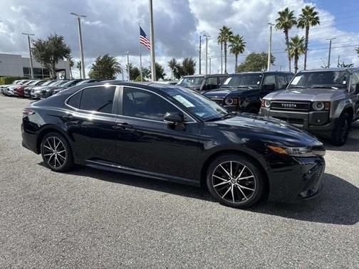 2022 Toyota Camry SE
