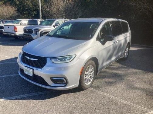 2024 Chrysler Pacifica Touring-L