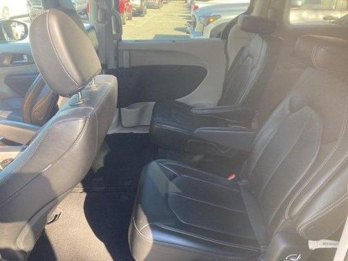 2024 Chrysler Pacifica Touring-L