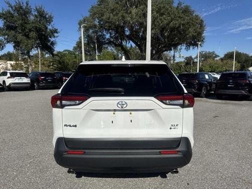 2025 Toyota RAV4 Hybrid XLE
