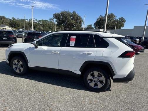 2025 Toyota RAV4 Hybrid XLE