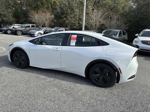 Pearl 2026 Toyota Prius LE