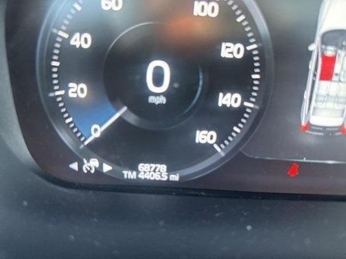 2020 Volvo XC60 T5 R-Design