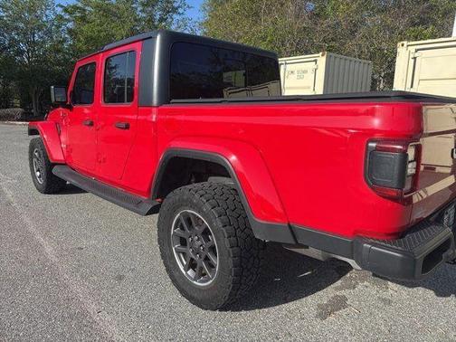 Firecracker Red Clearcoat 2020 Jeep Gladiator Overland