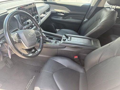 Wind Chill Pearl 2024 Toyota Grand Highlander
