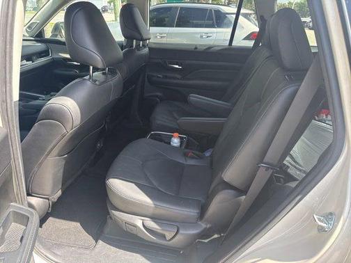 Wind Chill Pearl 2024 Toyota Grand Highlander