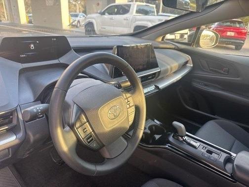 2025 Toyota Prius LE