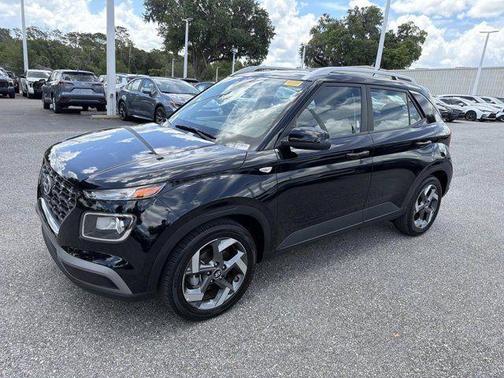 Onyx Black 2025 Hyundai VENUE SEL