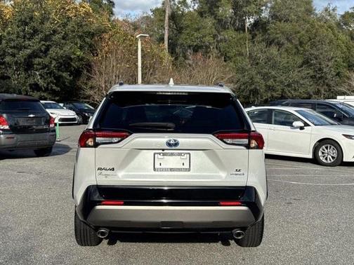2024 Toyota RAV4 Hybrid SE