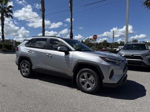 2025 Toyota RAV4 Hybrid LE