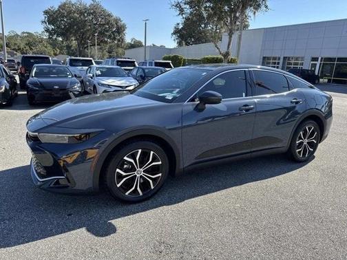 2025 Toyota Crown XLE