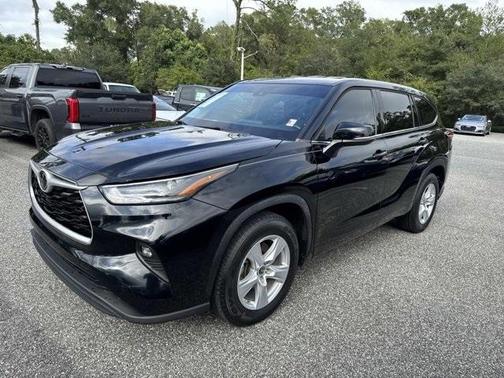 2022 Toyota Highlander LE