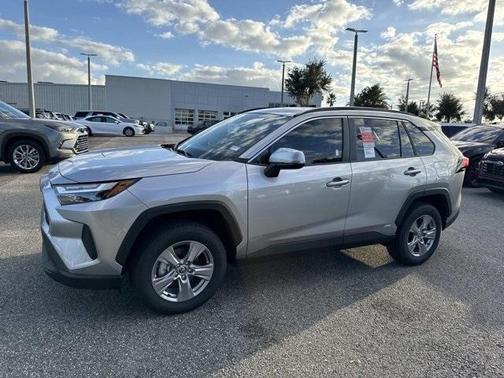 2025 Toyota RAV4 Hybrid XLE