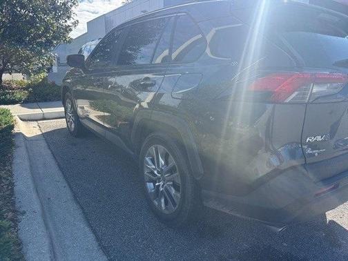 2019 Toyota RAV4 XLE Premium