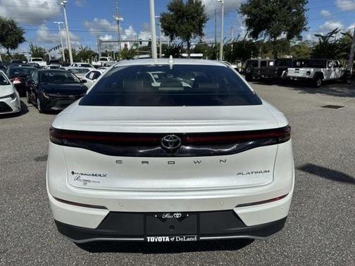 2025 Toyota Crown Platinum